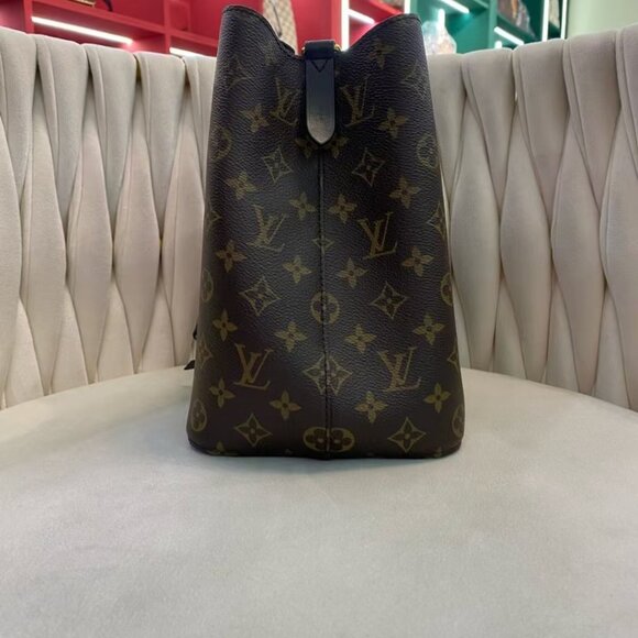 Louis Vuitton LV Bag - Picture 2 of 4
